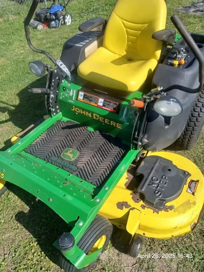 John Deere Z445 zero turn after service